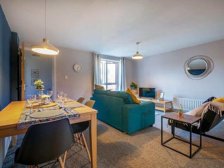 Lovely 2 Bedroom Apt At Ormeau Park W/ Free Parking Belfast Dış mekan fotoğraf