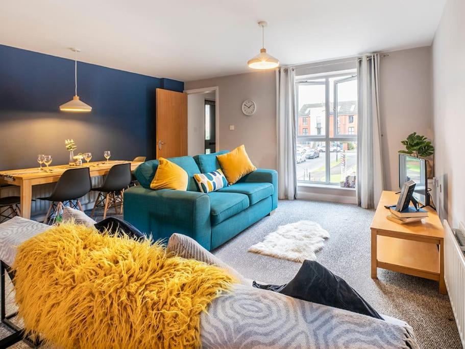 Lovely 2 Bedroom Apt At Ormeau Park W/ Free Parking Belfast Dış mekan fotoğraf