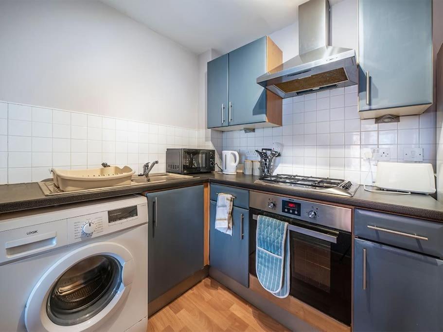 Lovely 2 Bedroom Apt At Ormeau Park W/ Free Parking Belfast Dış mekan fotoğraf