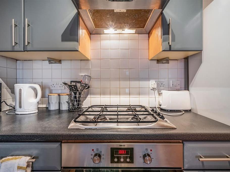 Lovely 2 Bedroom Apt At Ormeau Park W/ Free Parking Belfast Dış mekan fotoğraf
