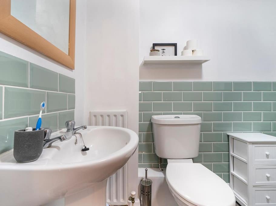 Lovely 2 Bedroom Apt At Ormeau Park W/ Free Parking Belfast Dış mekan fotoğraf