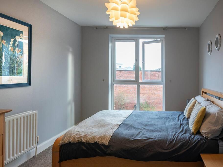 Lovely 2 Bedroom Apt At Ormeau Park W/ Free Parking Belfast Dış mekan fotoğraf
